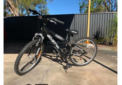 10 gears, rust free off-road bike with a helmet