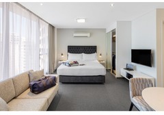 Meriton Suites Campbell Street, Sydney